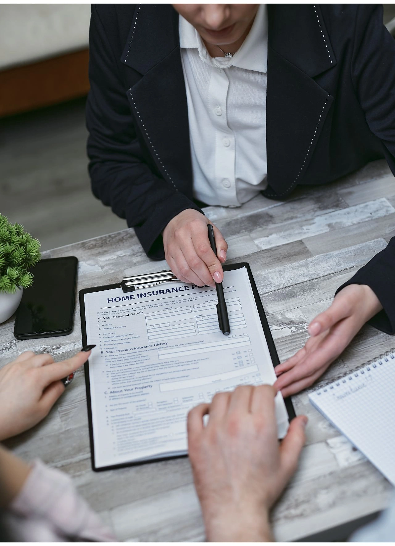 Consulta de seguro empresarial con asesor