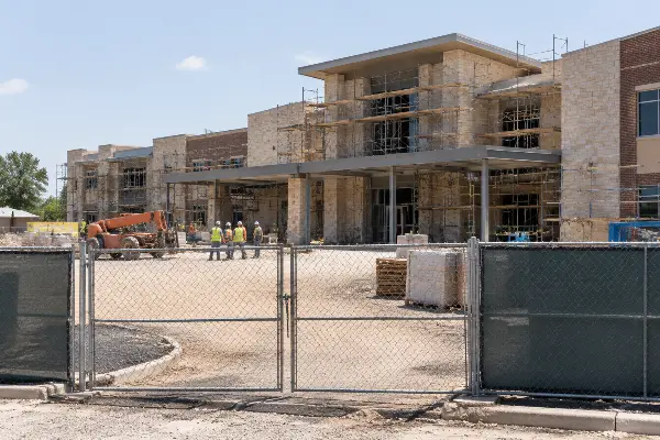 Obra pública en Texas donde la certificación de compensación laboral es obligatoria