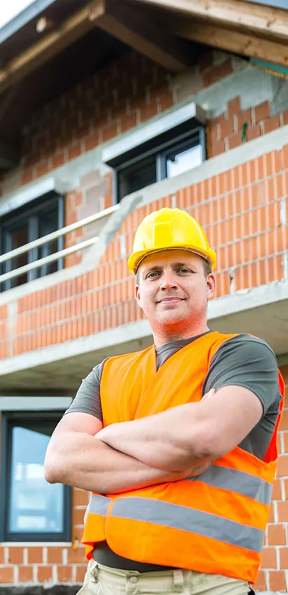 Contratista dueño de su empresa de construcción con seguro para empresas de construcción